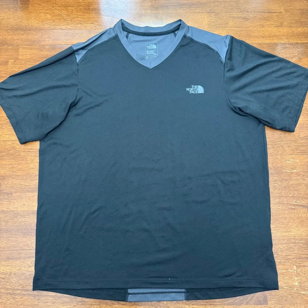 The North Face T-Shirt Bundle Mens Large Black Grey FlashDry Performance 2 Pack